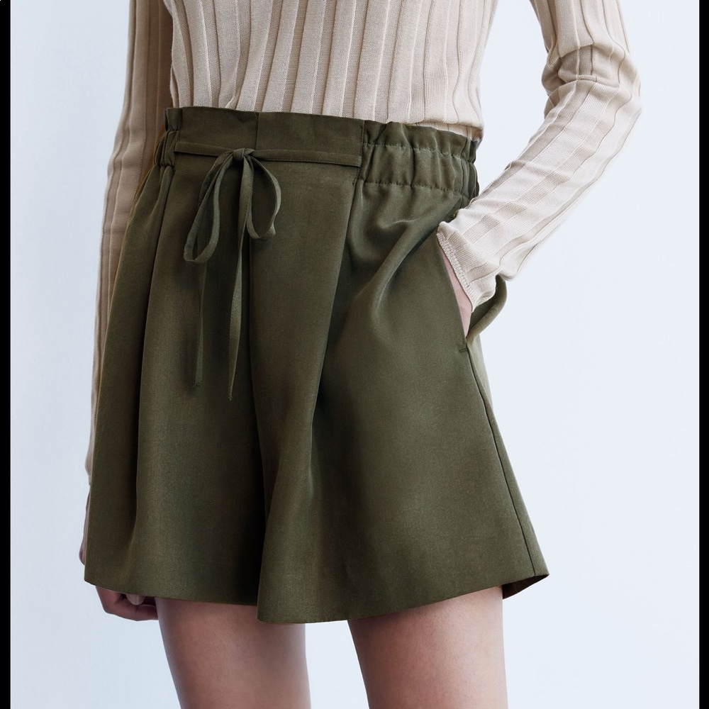 Zara olive green high waisted paperbag shorts with drawstring NWT